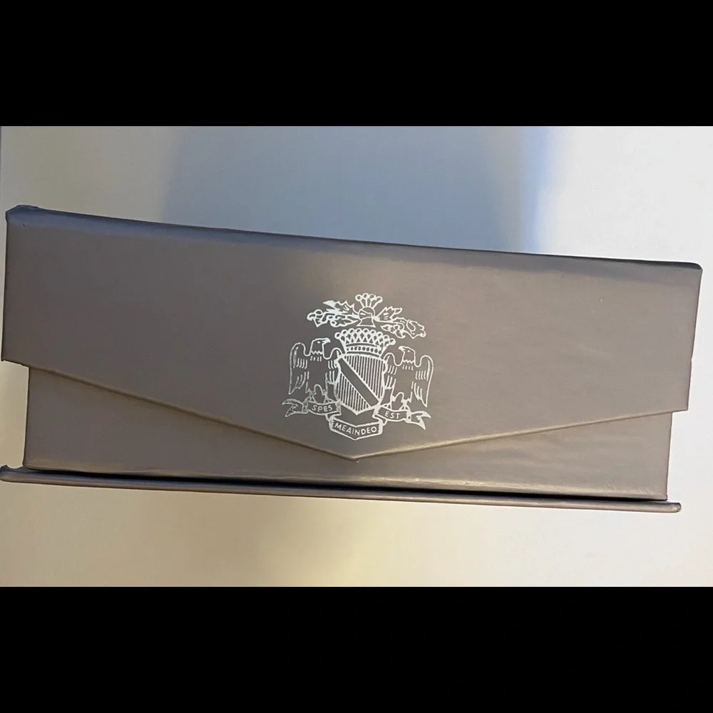 Crystal votive candle holder. Oleg Cassini. EUC. Original box. - Picture 5 of 6